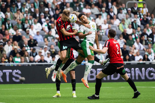 Brommapojkarnas Alexander Abrahamsson och Hammarbys Jusef
