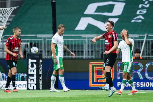 Brommapojkarnas Kaare Brøckner Barslund jublar