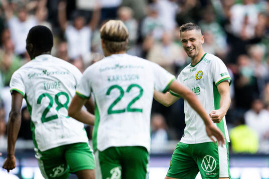 Hammarbys Oscar Johansson Schellhas jublar