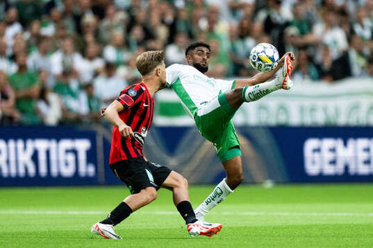 Brommapojkarnas Wilmer Odefalk och Hammarbys Tesfaldet Tekie
