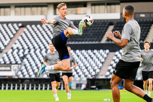 Bläddra bland fler bilder av Football, UEFA Champions League Qualifiers, Malmö FF, Training
