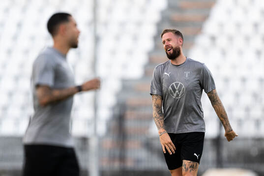 Pontus Jansson reacts
