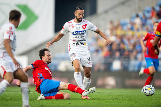 Helsingborgs Adam Hellborg och Degerfors Dijan Vukojevic