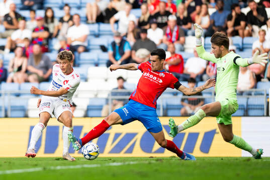 Helsingborgs Jon Birkfeldt och Degerfors Kevin Holmén