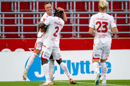 Degerfors Erik Lindell jublar