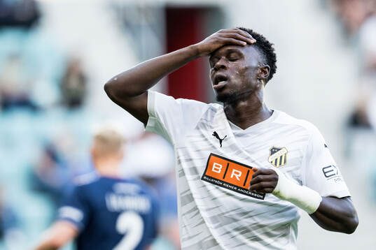 Zeidane Inoussa of Häcken looks dejected