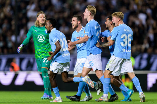 Nils Zätterström of Malmö FF celebrates with team mates