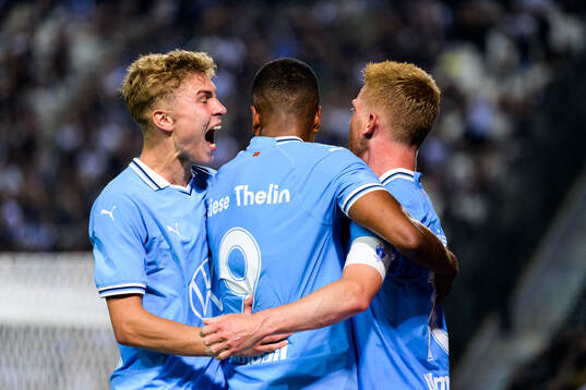 Anders Christiansen of Malmö FF celebrates Hugo Bolin and