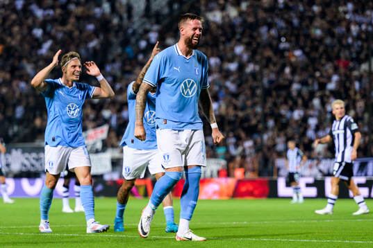Pontus Jansson of Malmö FF celebrates