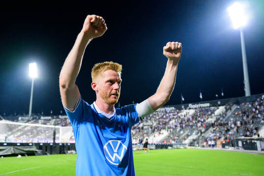 Anders Christiansen of Malmö FF celebrates