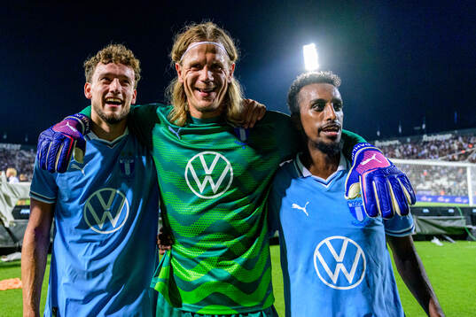 Colin Rösler, goalkeeper Johan Dahlin and Taha Ali of