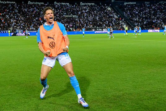 Jens Stryger Larsen of Malmö FF celebrates