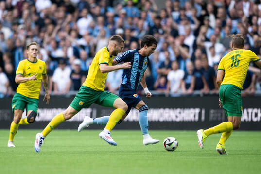 Doni Arifi of Ilves and Gustav Wikheim of Djurgården