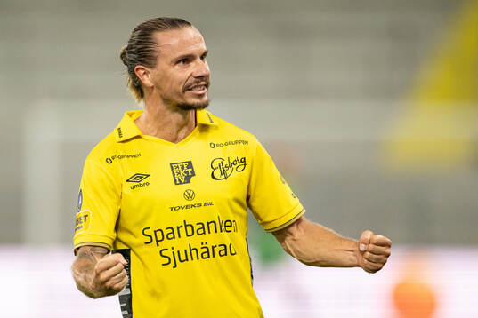 Niklas Hult of Elfsborg celebrates