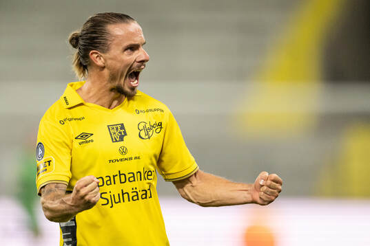 Niklas Hult of Elfsborg celebrates