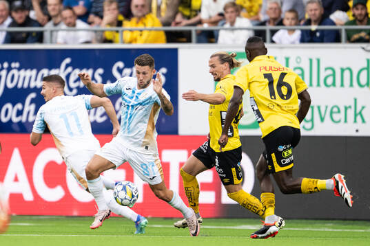 Marco Pasalic of Rijeka and Niklas Hult of Elfsborg