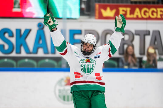 Rögles Amalie Andersen jublar