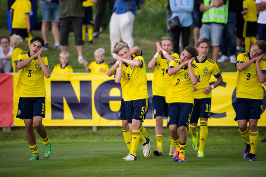 Sverige spelar jublar