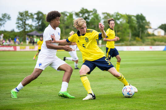 Finlands Jay De Nascimento och Sverige Hugo Lindskog