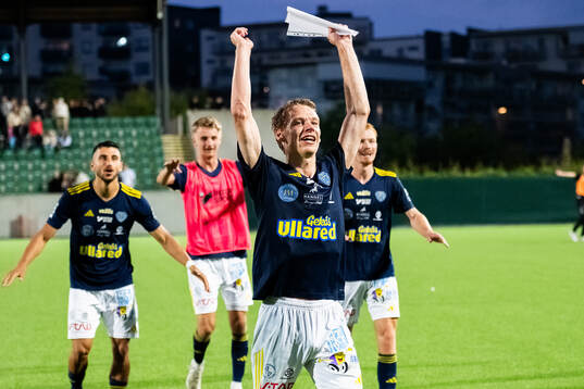 Falkenbergs FFs Melker Nilsson jublar
