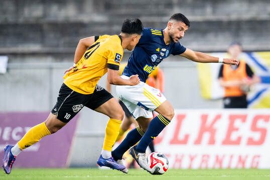 Lund BKs Eddie Tran och Falkenbergs FFs Leonardo Farah