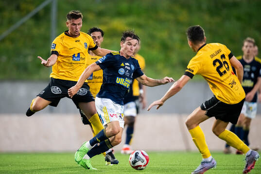 Falkenbergs FFs Oskar Lindberg mot Lund BKs Sebastian