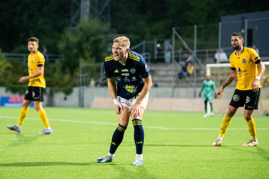 Falkenbergs FFs Hugo Tilly har ont