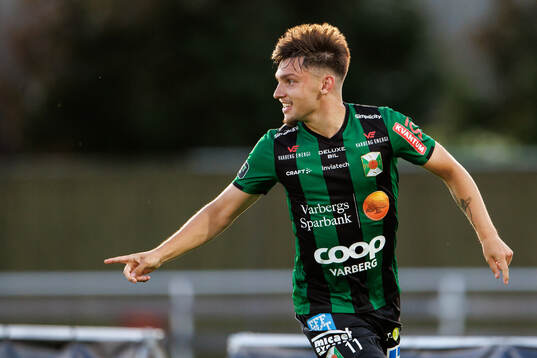 Varbergs Isak Bjerkebo jublar efter2-0