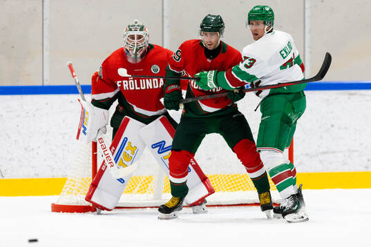Frölundas målvakt Tobias Normann, Mikael Ruohomaa och