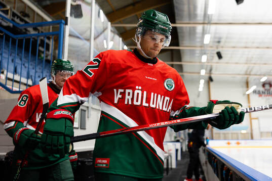 Frölundas Linus Nässén innan träningsmatchen i ishockey