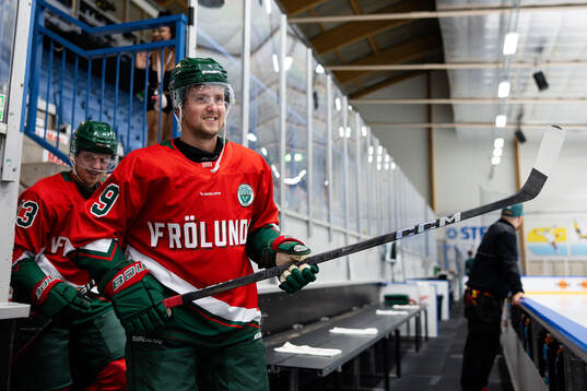 Frölundas Linus Weissbach innan träningsmatchen i