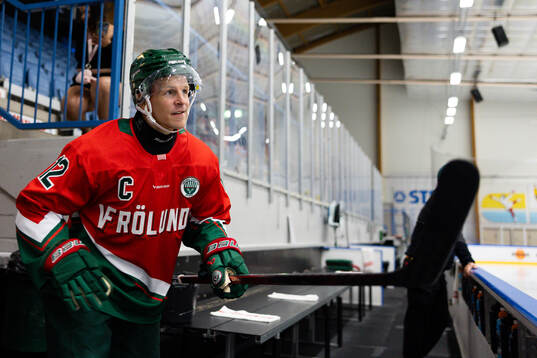Frölundas Max Friberg innan träningsmatchen i ishockey