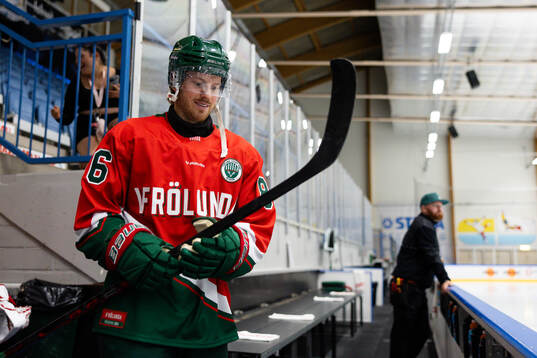 Frölundas Erik Thorell innan  träningsmatchen i ishockey