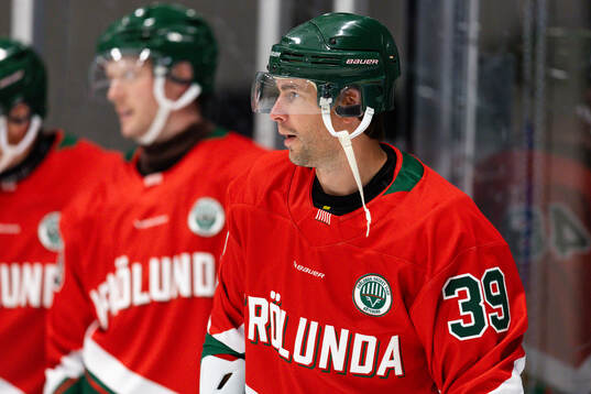 Frölundas Mikael Ruohomaa innan träningsmatchen i