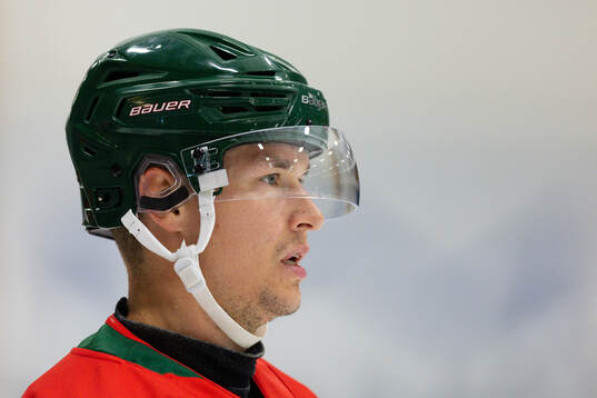 Frölundas Tom Nilsson innan träningsmatchen i ishockey