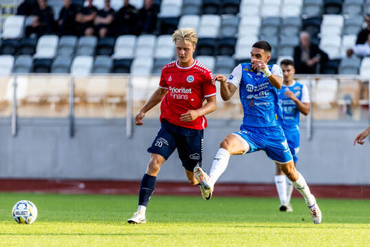 Utsiktens Sebastian Lagerlund och IK Oddevolds Daniel Krezic