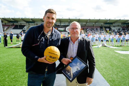 Lennart Vestervall, Svensk Elitfotboll (till höger)