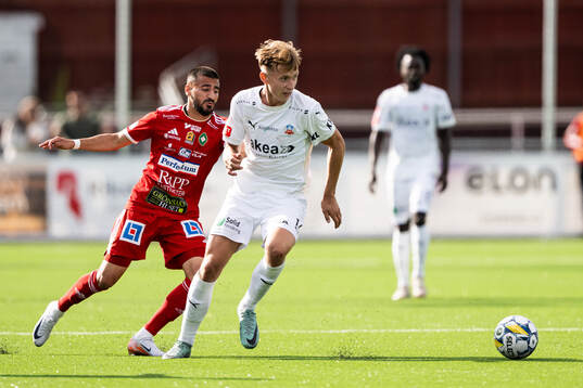 Skövde AIKs Sargon Abraham och Helsingborgs Lukas Kjellnäs