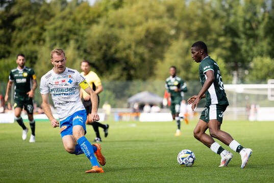 Värnamos Freddy Winsth och Hammarbys Bouzomana Toure