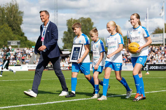 Värnamo mottar en jubileumsboll från Svante