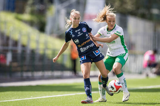 Linköpings Sara Eriksson och Hammarbys Smilla Holmberg