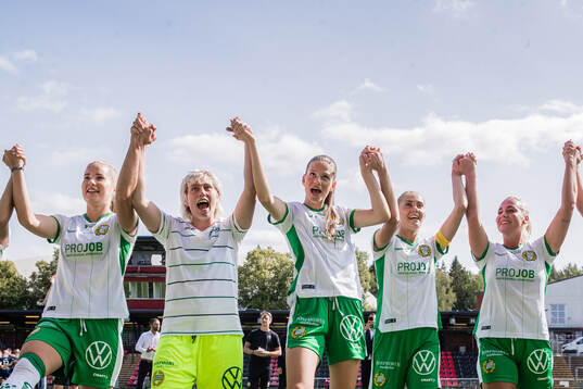 Hammarbys Stina Lennartsson,målvakt Moa Edrud, Bella