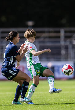 Linköpings Angela Beard och Hammarbys Asato Miyagawa