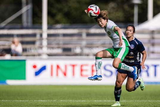 Hammarbys Asato Miyagawa och Linköpings Angela Beard