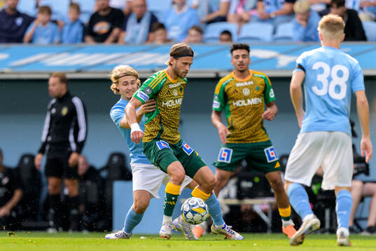 Malmö FFs Sebastian Nanasi och IFK Norrköpings Arnor