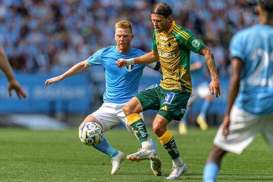 Malmö FFs Anders Christiansen och IFK Norrköpings Arnor