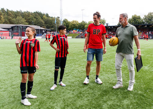 Ungdomsspelarna Melina Malik Papadopolou och Leonel Astaneh