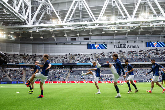 Djurgårdens spelare värmer upp