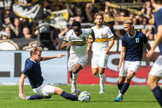 AIKs Mouhamed Lamine Fanne Dabo mot Djurgårdens Rasmus