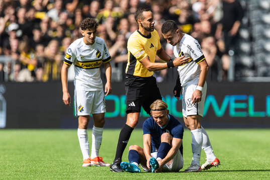 AIKs Dino Besirovic och Djurgårdens Tobias Gulliksen